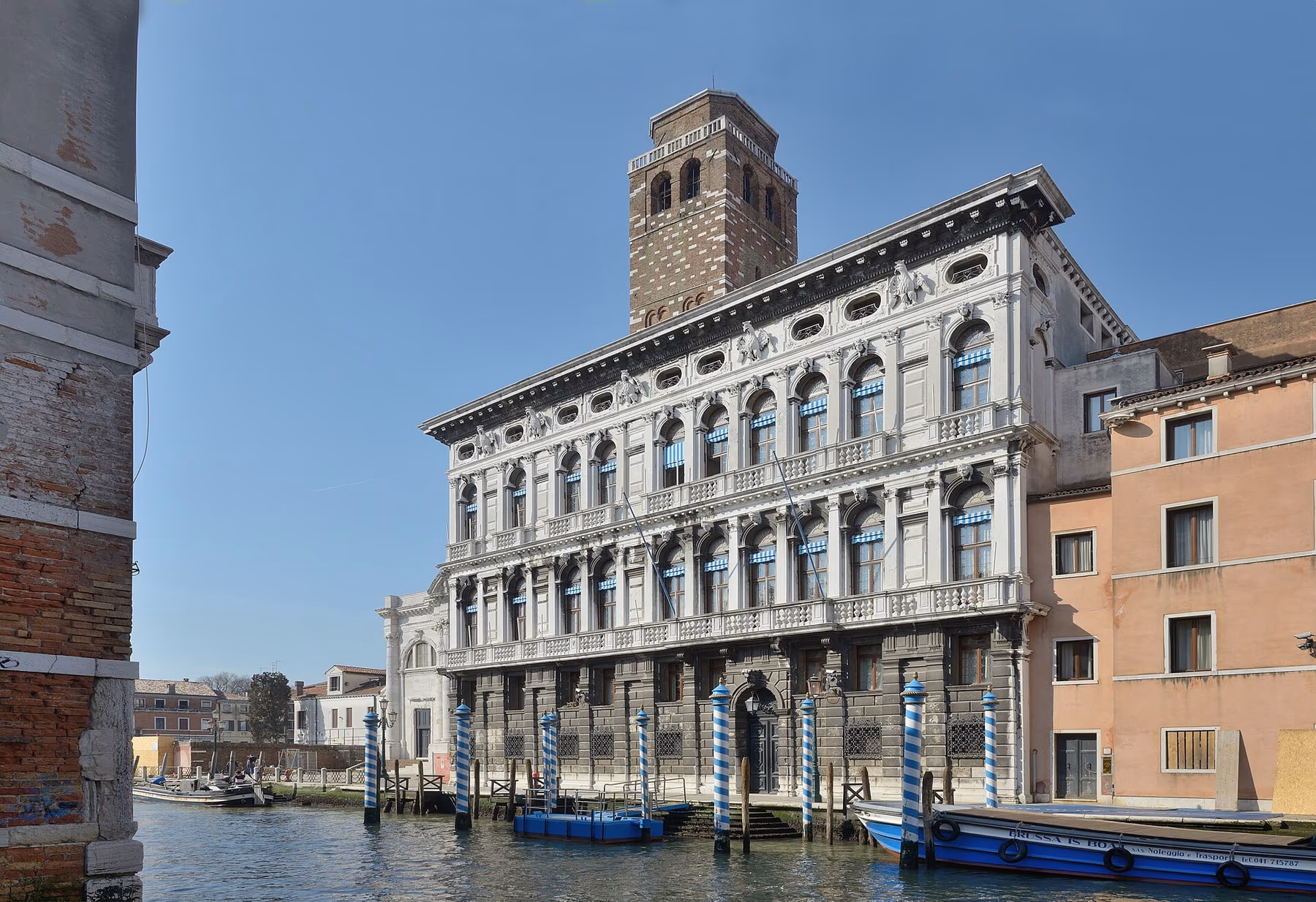 Canale di Cannaregio a Venezia con il Ponte delle Guglie